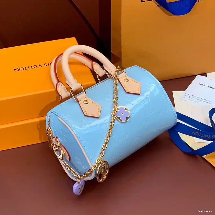 Fashionrepsfam ru LV 2410YA0037 Bags 0814